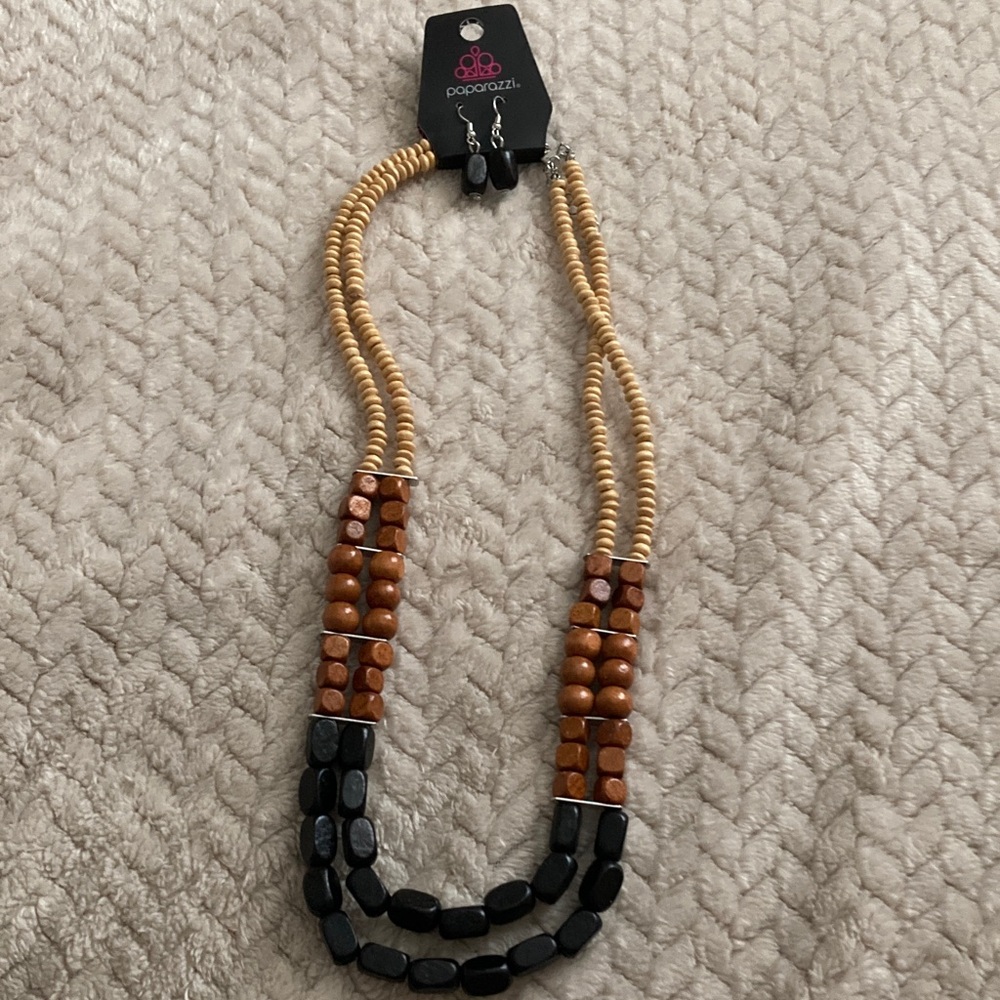 š§”š§”Paparazzi Tan and Black Beaded Necklace/Earrings setš§”š§” - Picture 1 of 3